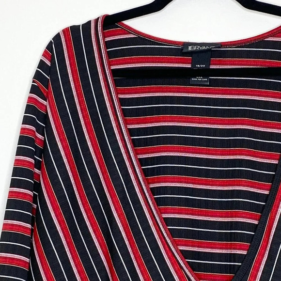 Lane Bryant 18/20 Faux Wrap Blouse Striped Black Red White 3/4 Sleeve Plus Size - Picture 4 of 8